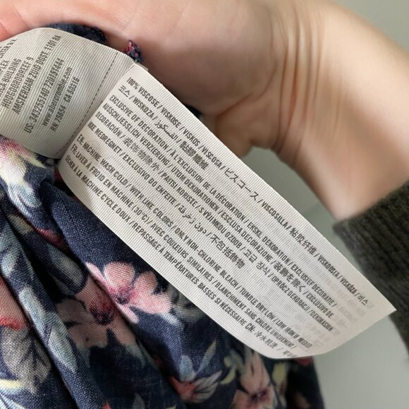 Hollister Long Floral Navy and Red Skirt - Picture 6 of 6